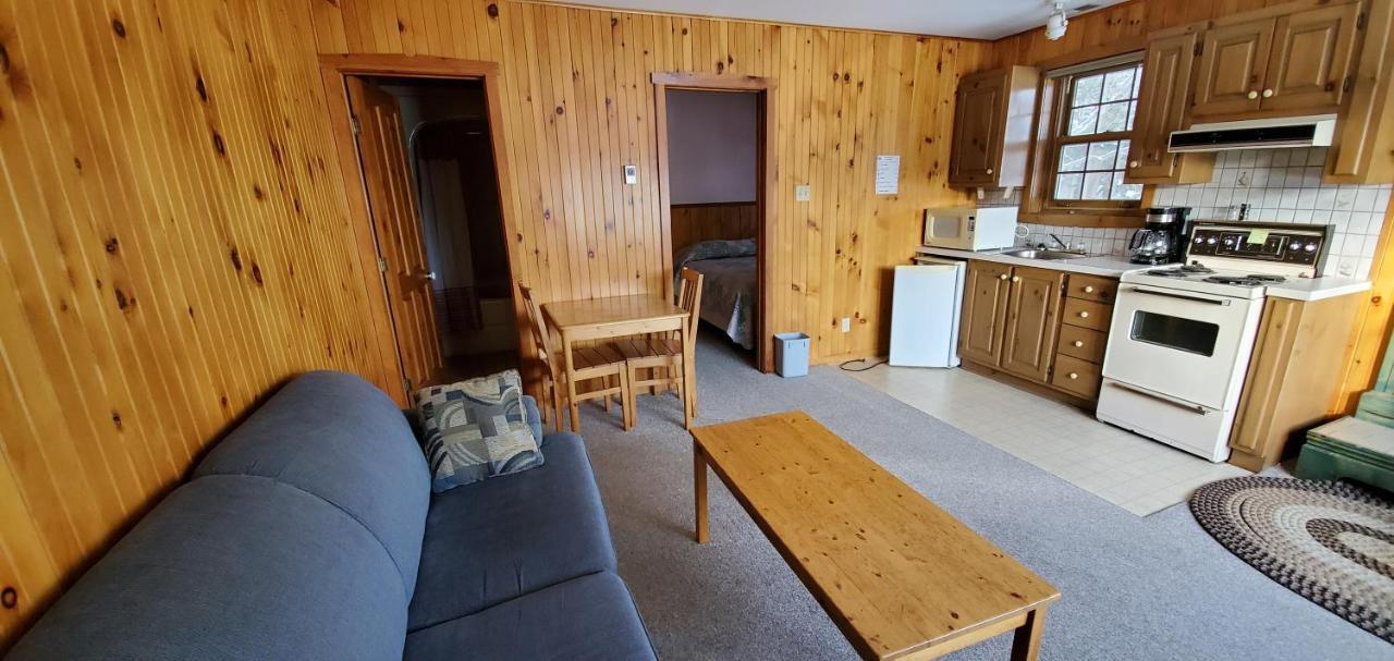 Motel Le Fleuron Saint-Donat-de-Montcalm Exteriör bild