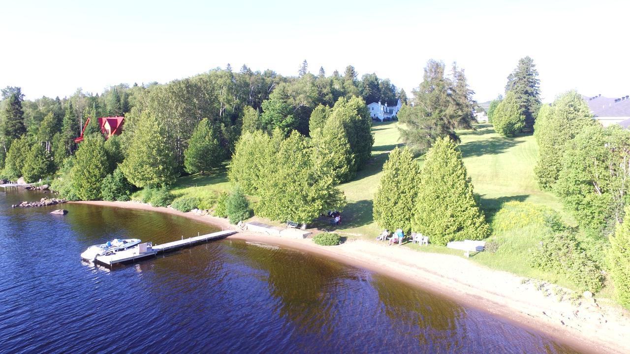 Motel Le Fleuron Saint-Donat-de-Montcalm Exteriör bild