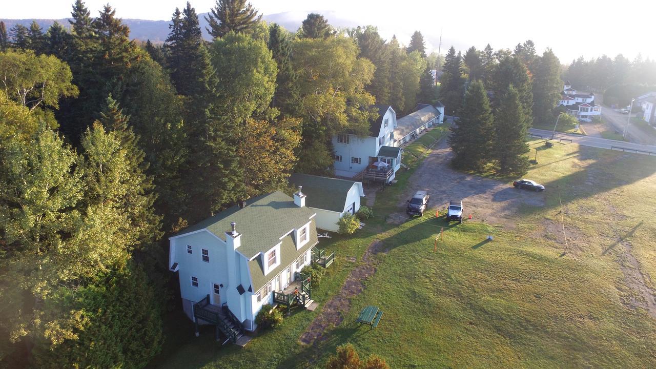 Motel Le Fleuron Saint-Donat-de-Montcalm Exteriör bild
