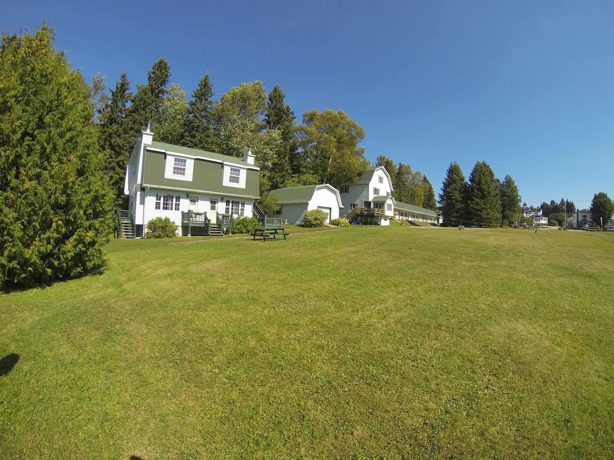 Motel Le Fleuron Saint-Donat-de-Montcalm Exteriör bild